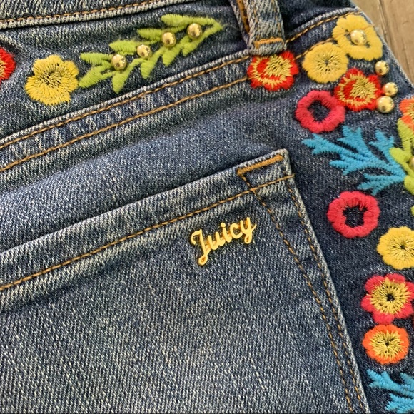 JUICY COUTURE- floral embroidered jean shorts - Picture 7 of 9